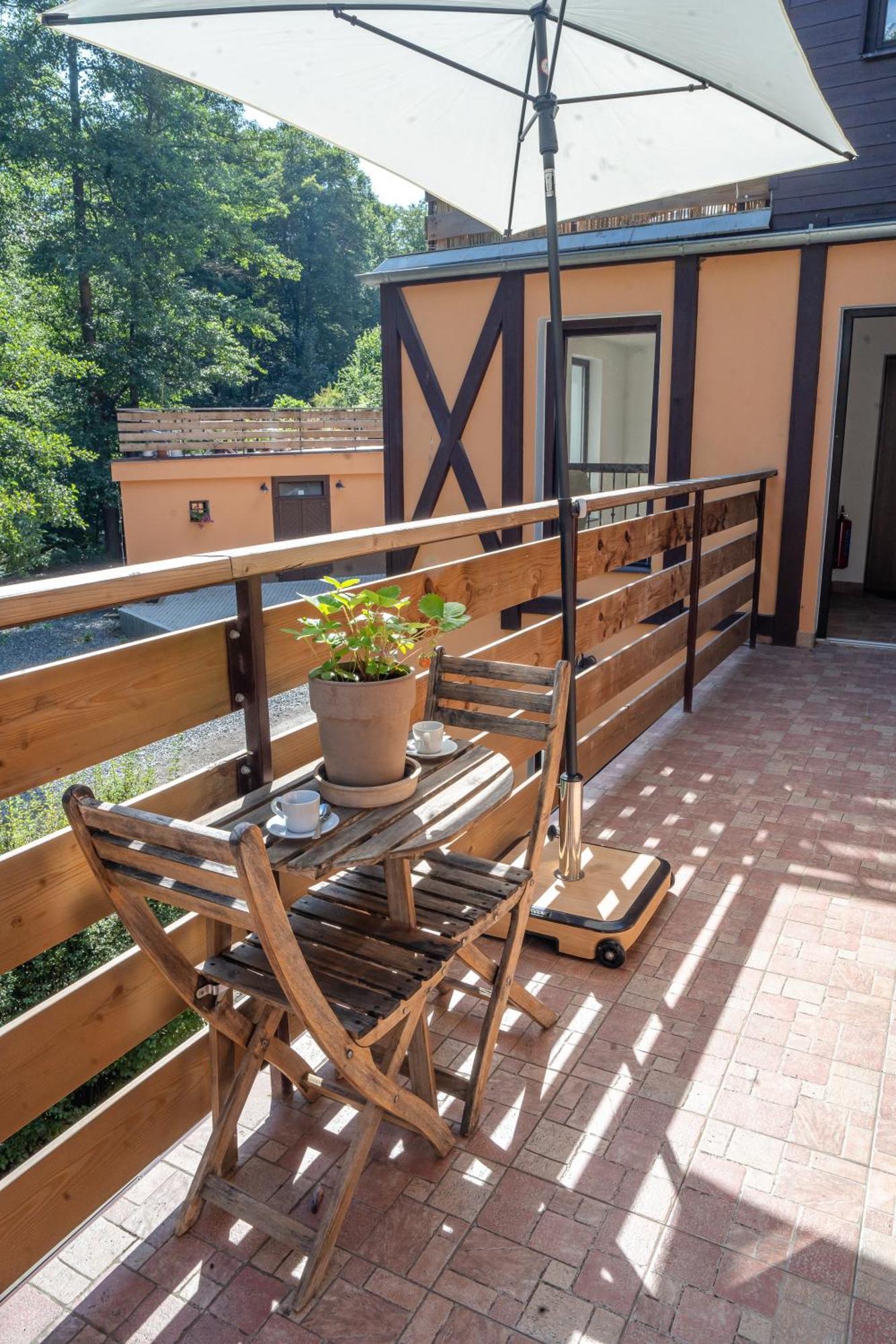 Apartman Spaleny Mlyn Lisnice Zewnętrze zdjęcie